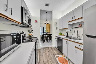 5390 Venetia Court, Unit #H - Corner, Boynton Beach, FL 33437 - Photo 9