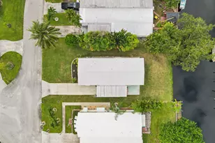 251 SE Paradise Pl, Stuart, FL 34997 - Photo 31