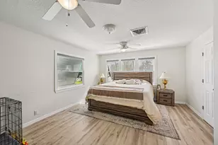 251 SE Paradise Pl, Stuart, FL 34997 - Photo 3