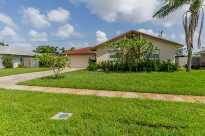 1361 Wyndcliff Drive, Wellington, FL 33414 - Photo 29