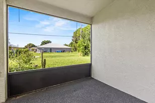 2174 SW Larchmont Ln, Port Saint Lucie, FL 34984 - Photo 25