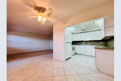461 Wellington J, West Palm Beach, FL 33417 - Photo 3