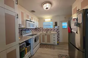 6241 Elm Ln, Lantana, FL 33462 - Photo 9