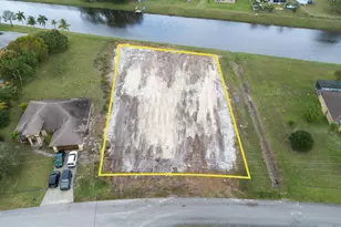 121 SW Hawthorne Cir, Port Saint Lucie, FL 34953 - Photo 1