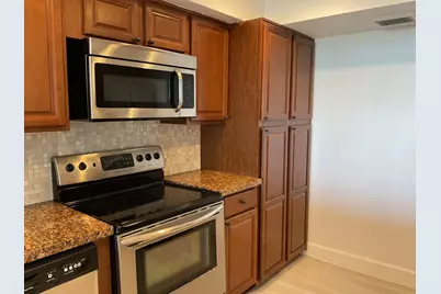 2425 Presidential 1103 Way, Unit #1103, West Palm Beach, FL 33401 - Photo 5
