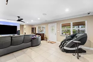 2074 NW 38th St, Oakland Park, FL 33309 - Photo 15