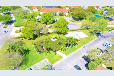 927 Siesta Key Boulevard, Deerfield Beach, FL 33441 - Photo 15