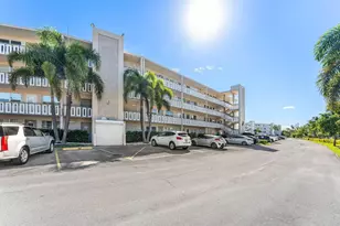 373 Wellington Unit, West Palm Beach, FL 33417 - Photo 3