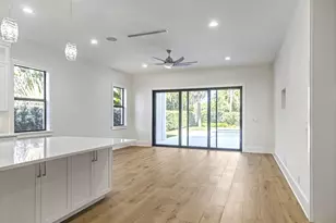 245 Alhambra Pl, West Palm Beach, FL 33405 - Photo 19