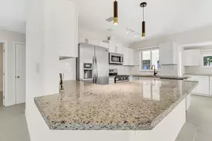 376 SW 2nd St, Boca Raton, FL 33432 - Photo 15