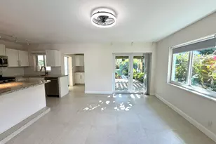 376 SW 2nd St, Boca Raton, FL 33432 - Photo 9