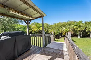 1812 SE Hideaway Cir, Port Saint Lucie, FL 34952 - Photo 25