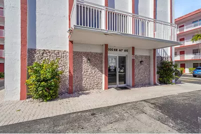 4000 NW 44th Avenue, Unit #301, Lauderdale Lakes, FL 33319 - Photo 3