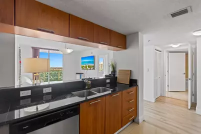 1800 N Bayshore Drive, Unit #3802, Miami, FL 33132 - Photo 11
