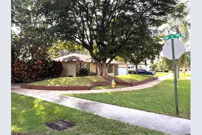 772 NW 41st Terrace, Deerfield Beach, FL 33442 - Photo 5