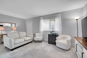 646 Flanders N, Delray Beach, FL 33484 - Photo 7