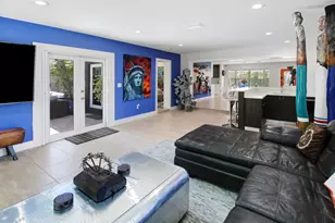 2016 NE 22nd St, Wilton Manors, FL 33305 - Photo 13