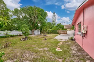 1010 S B St, Lake Worth Beach, FL 33460 - Photo 9