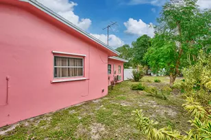 1010 S B St, Lake Worth Beach, FL 33460 - Photo 15