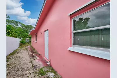 1010 S B Street, Lake Worth Beach, FL 33460 - Photo 17