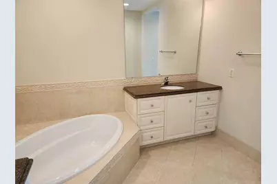 10 W Harbour Isle Drive E, Unit #303, Fort Pierce, FL 34949 - Photo 13