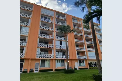 15 S Golfview Road, Unit #303, Lake Worth Beach, FL 33460 - Photo 1