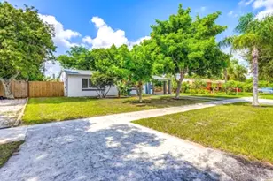 512 Bayberry Dr, Lake Park, FL 33403 - Photo 3