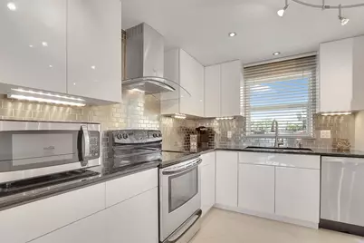 801 Lake Shore Drive, Unit #102, Lake Park, FL 33403 - Photo 11