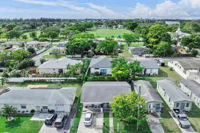 811 NW 5th Avenue, Hallandale Beach, FL 33009 - Photo 9