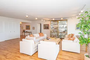 2480 Presidential Way, West Palm Beach, FL 33401 - Photo 9