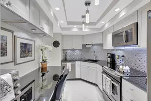 2000 Presidential Way Unit, West Palm Beach, FL 33401 - Photo 3