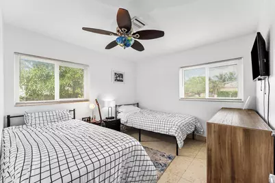 305 SW 3rd Street, Boynton Beach, FL 33435 - Photo 17