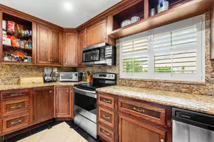 305 SW 3rd St, Boynton Beach, FL 33435 - Photo 13