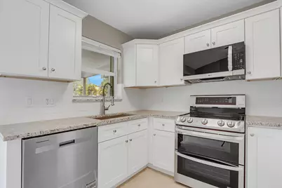 140 Village Circle, Jupiter, FL 33458 - Photo 11