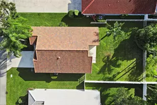 4546 NW 7th Pl, Deerfield Beach, FL 33442 - Photo 9