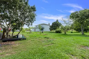 6934 Grapeview Blvd, The Acreage, FL 33470 - Photo 35