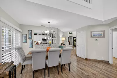 221 Canterbury Drive W, Palm Beach Gardens, FL 33418 - Photo 25