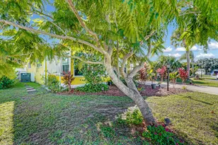 921 Laurel Cir, Barefoot Bay, FL 32976 - Photo 23