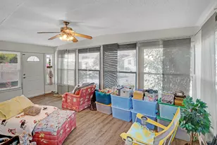 921 Laurel Cir, Barefoot Bay, FL 32976 - Photo 9