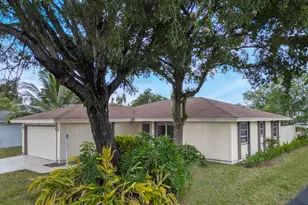 1201 Pine Sage Cir, West Palm Beach, FL 33409 - Photo 3