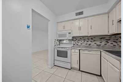 9905 Pineapple Tree Drive, Unit #210, Boynton Beach, FL 33436 - Photo 5