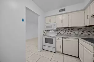 9905 Pineapple Tree Dr, Boynton Beach, FL 33436 - Photo 5