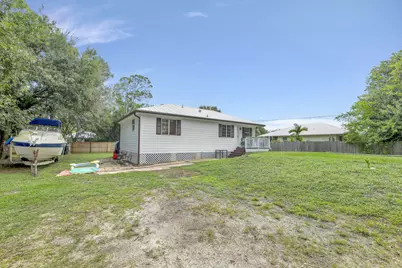 9555 Orange Avenue, Fort Pierce, FL 34945 - Photo 13