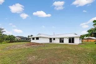 617 SE Whitmore Dr, Port Saint Lucie, FL 34984 - Photo 3