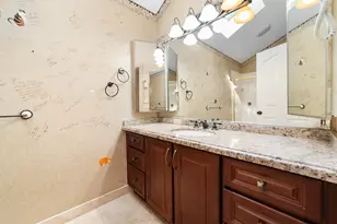 2368 Saratoga Bay Dr, West Palm Beach, FL 33409 - Photo 13