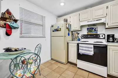 1770 S Ocean Boulevard, Unit #706, Lauderdale by the Sea, FL 33062 - Photo 9