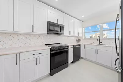3224 S Ocean Boulevard, Unit #915-B, Highland Beach, FL 33487 - Photo 7