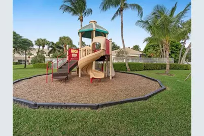 5079 N Palmbrooke Circle, West Palm Beach, FL 33417 - Photo 13