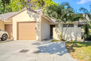 427 Cottonwood Pl, Boca Raton, FL 33431 - Photo 1