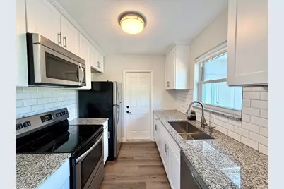 1615 Crest Drive, Lake Worth, FL 33461 - Photo 11